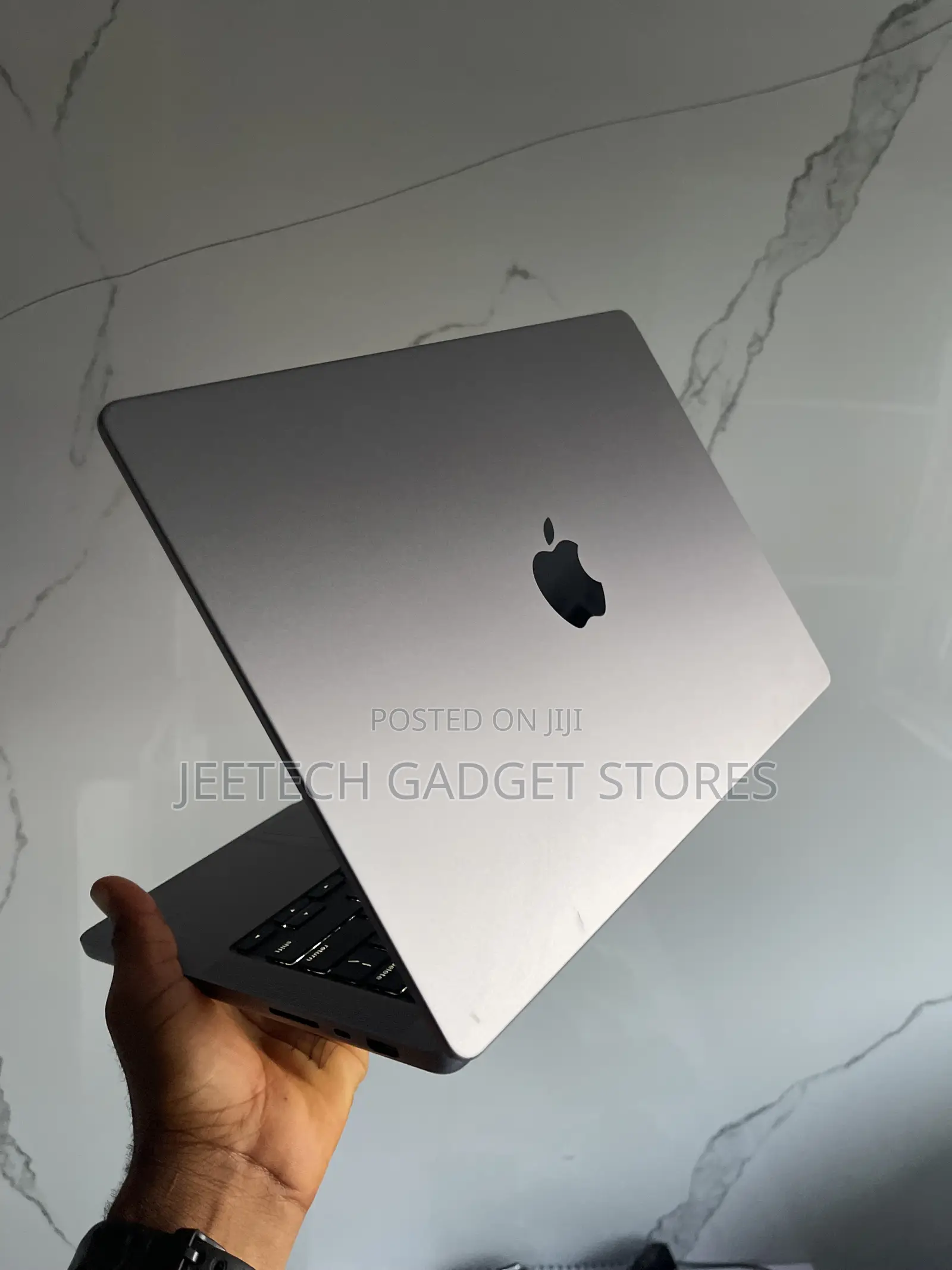 Laptop Apple MacBook Pro 2021 M1 16GB Apple M1 Pro SSD 512GB