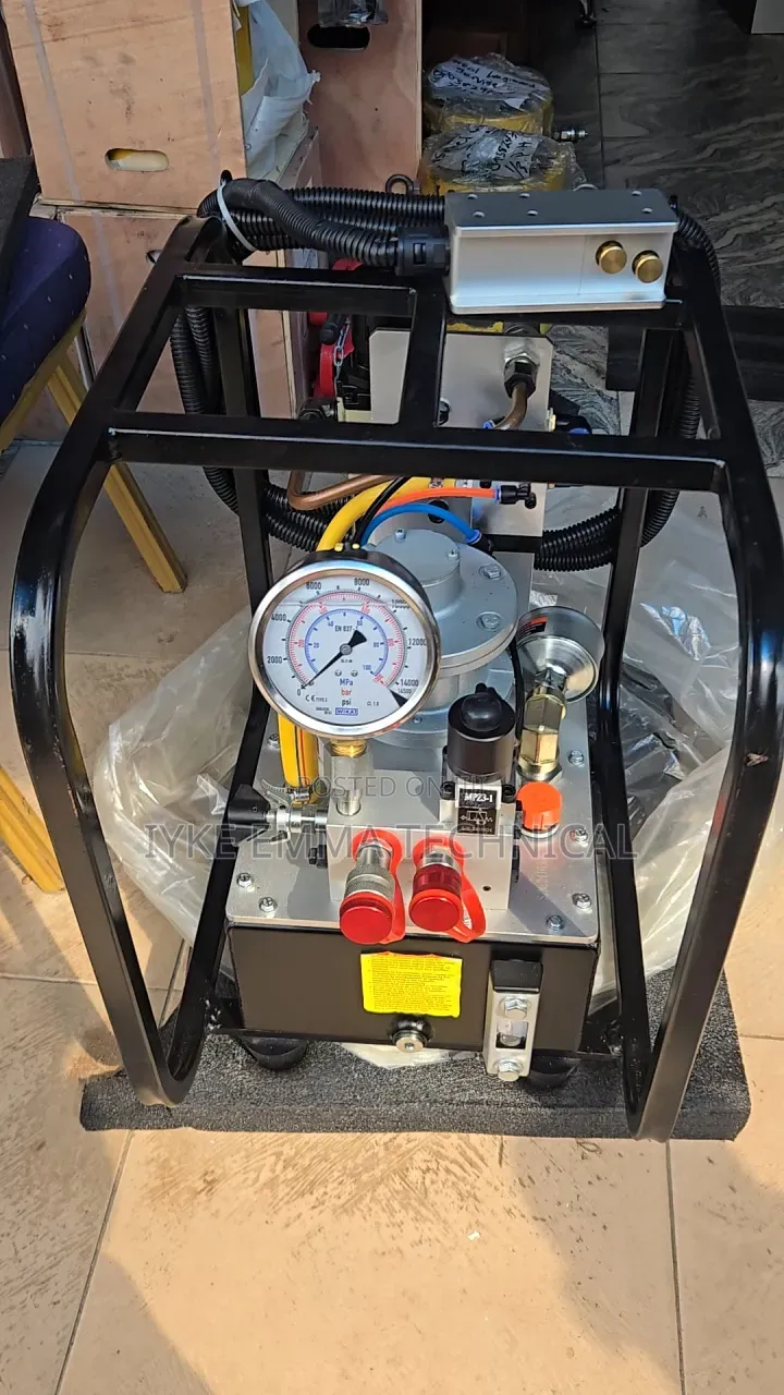Pneumatic Hydraulic Torque-Wrench Pump - 700 Bar