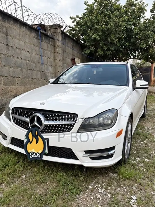 Mercedes-Benz C300 Sport 4Matic Sedan AWD (3.5L 6cyl 7A) 2013 White