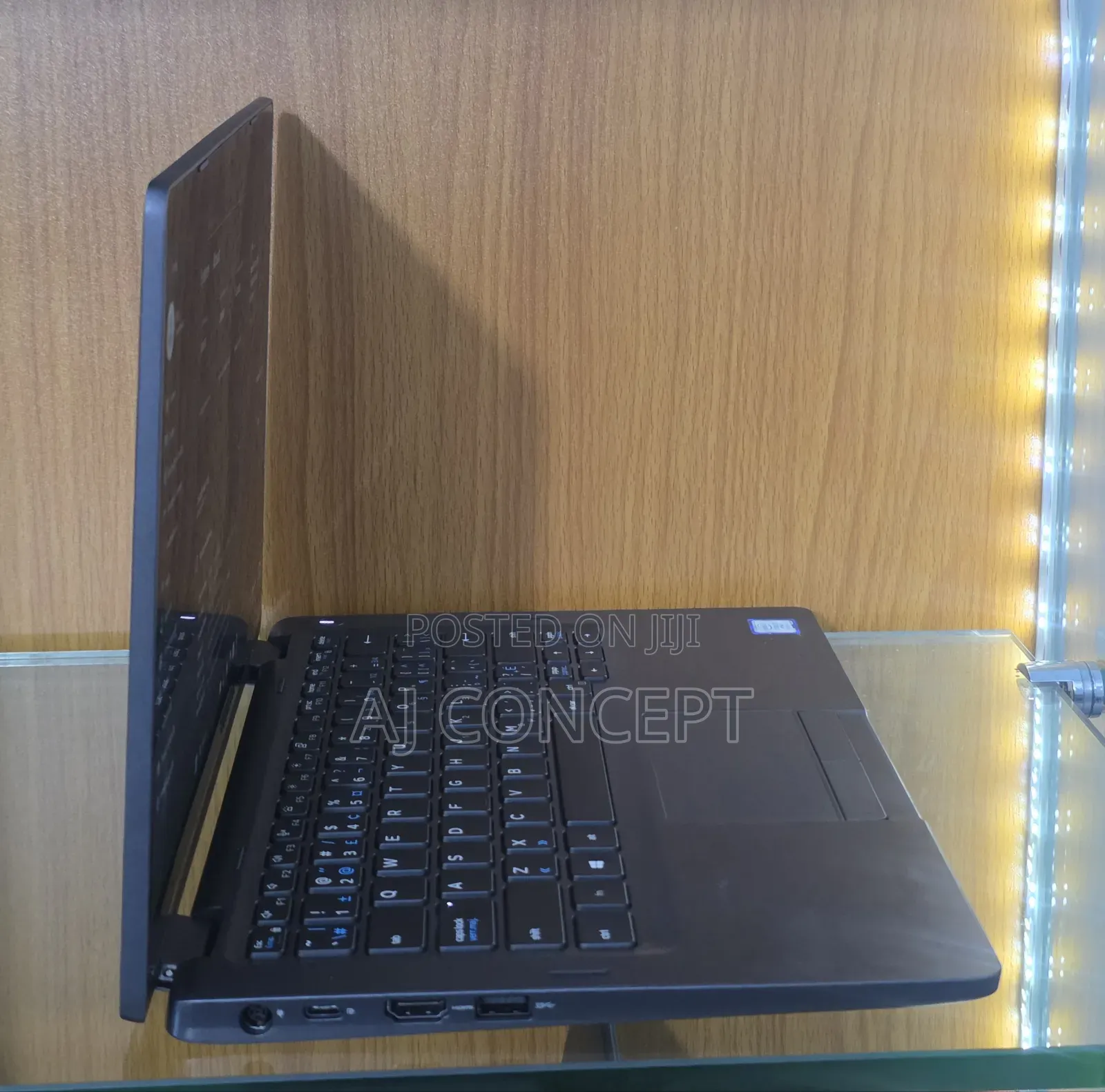 Laptop Dell Latitude 5300 2-in-1 8GB Intel Core i7 SSD 256GB