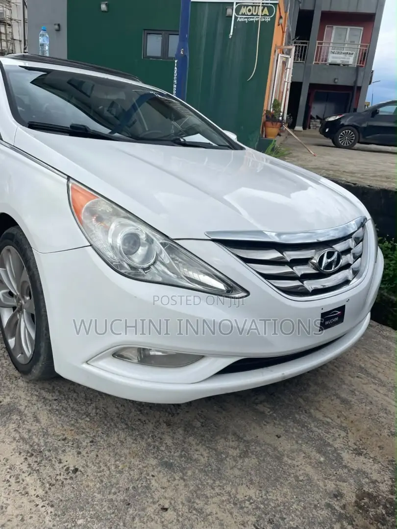 Hyundai Sonata SE Sedan FWD (2.4L 4cyl 6A) 2012 White