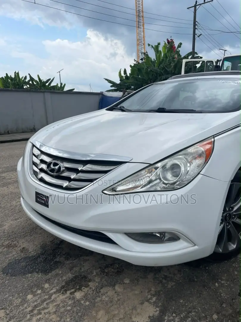Hyundai Sonata SE Sedan FWD (2.4L 4cyl 6A) 2012 White