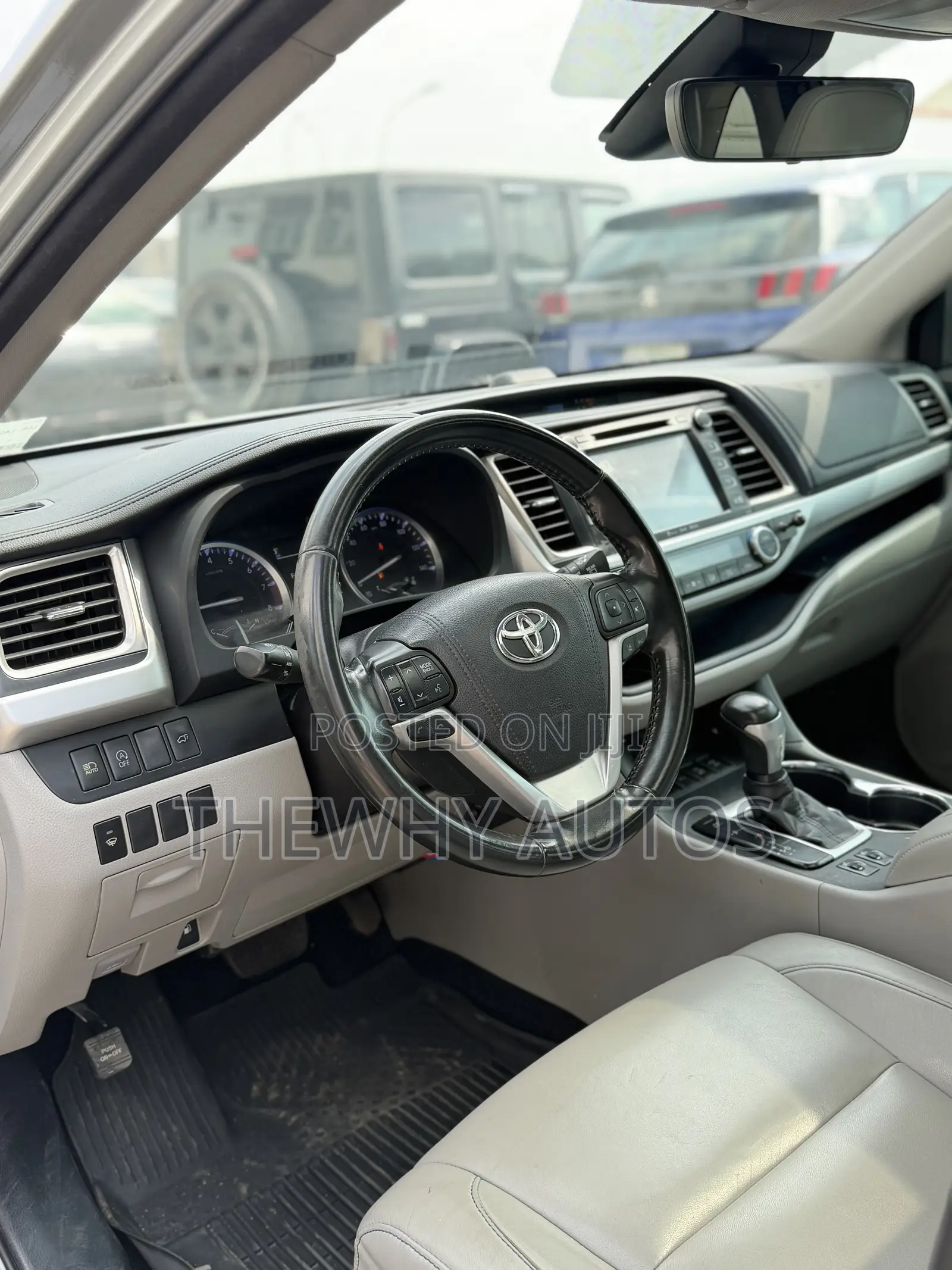 Toyota Highlander XLE 4x2 V6 (3.5L 6cyl 8A) 2018 Silver