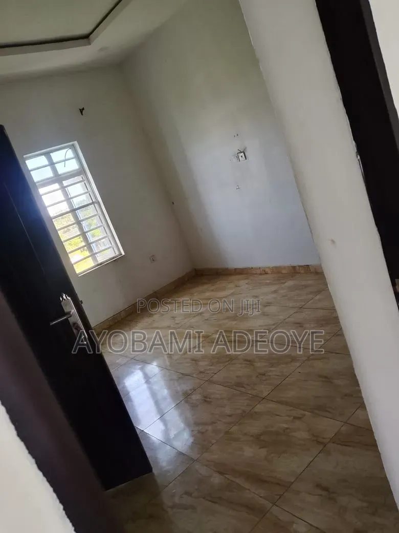 2bdrm Apartment in Oribanwa Phase 2, Awoyaya for rent