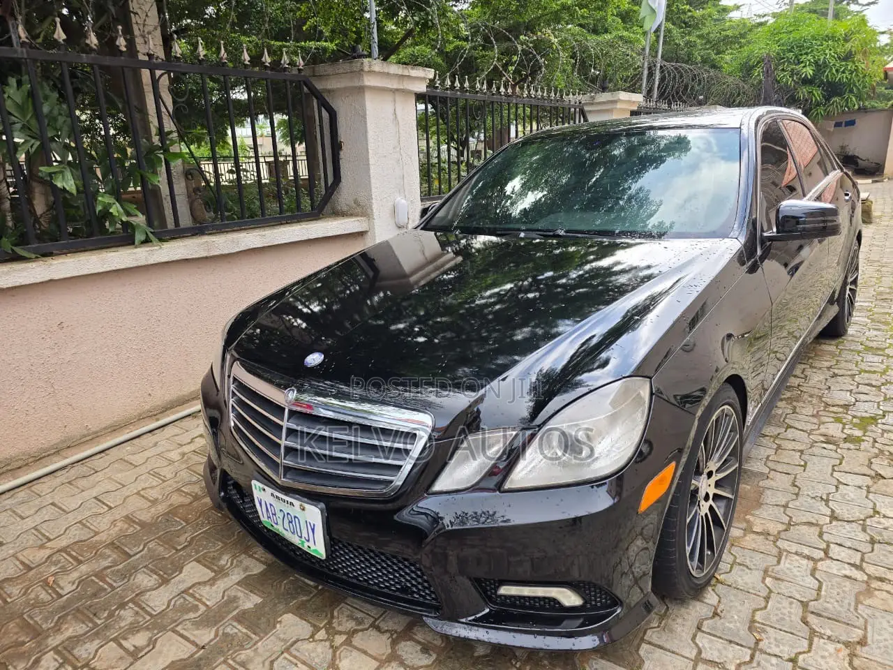 Mercedes-Benz E350 2011 Black