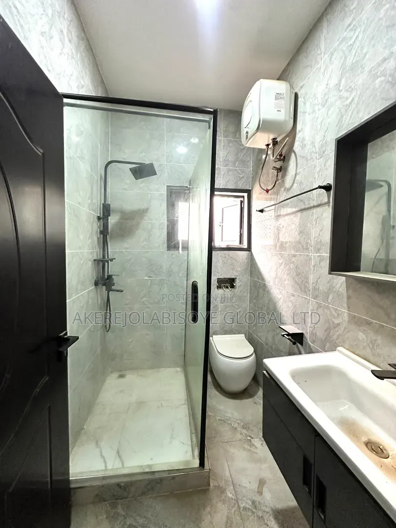 5bdrm Duplex in Guzape Abuja for sale