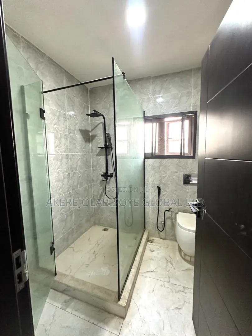 5bdrm Duplex in Guzape Abuja for sale