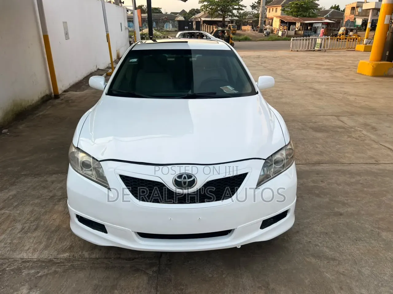Toyota Camry SE 4dr Sedan (2.4L 4cyl 5A) 2009 White