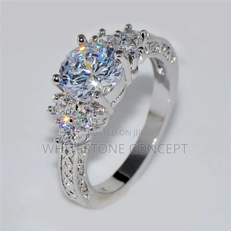 Exquisite Gems Silver Plated Stainless Ring for Engagement/Wedding Rin