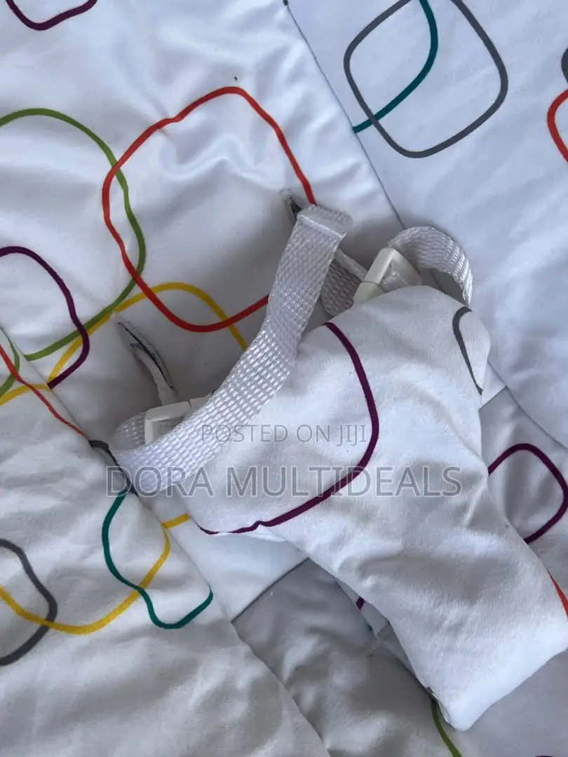 4Moms Mamaroo Multimotion Blutooth Swing - Foreign Neatly Used