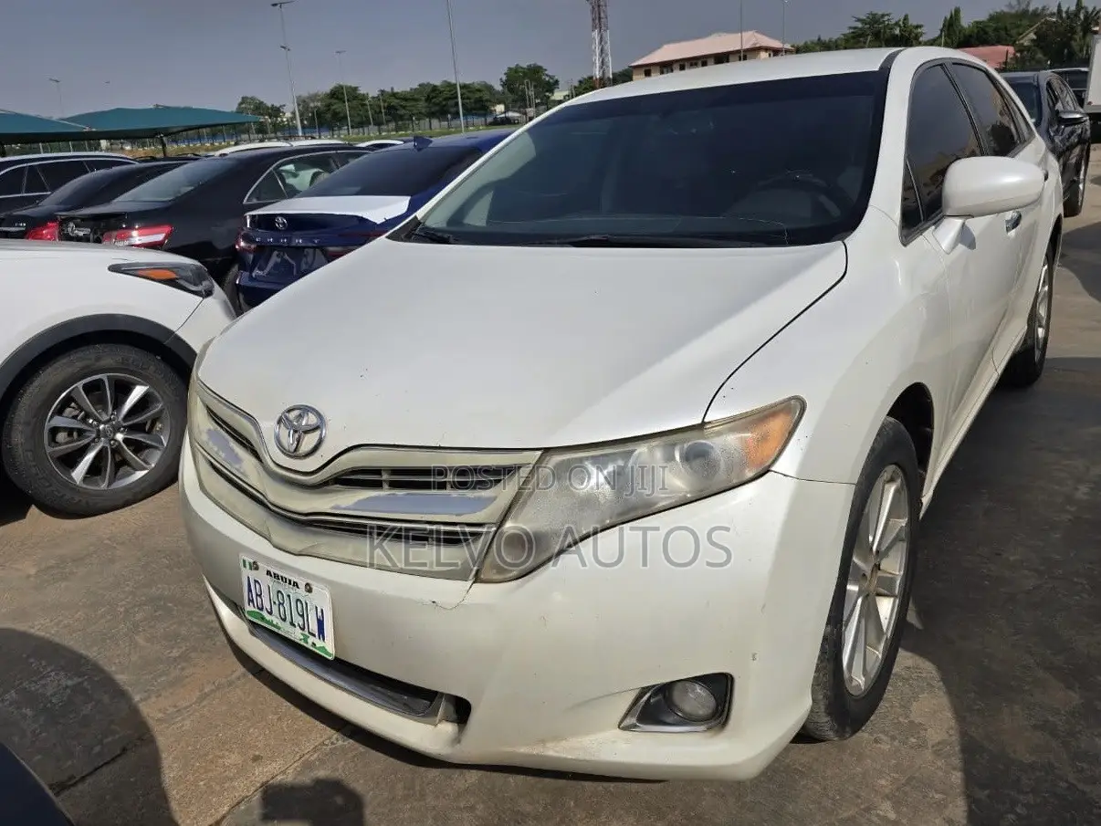 Toyota Venza 2010 White