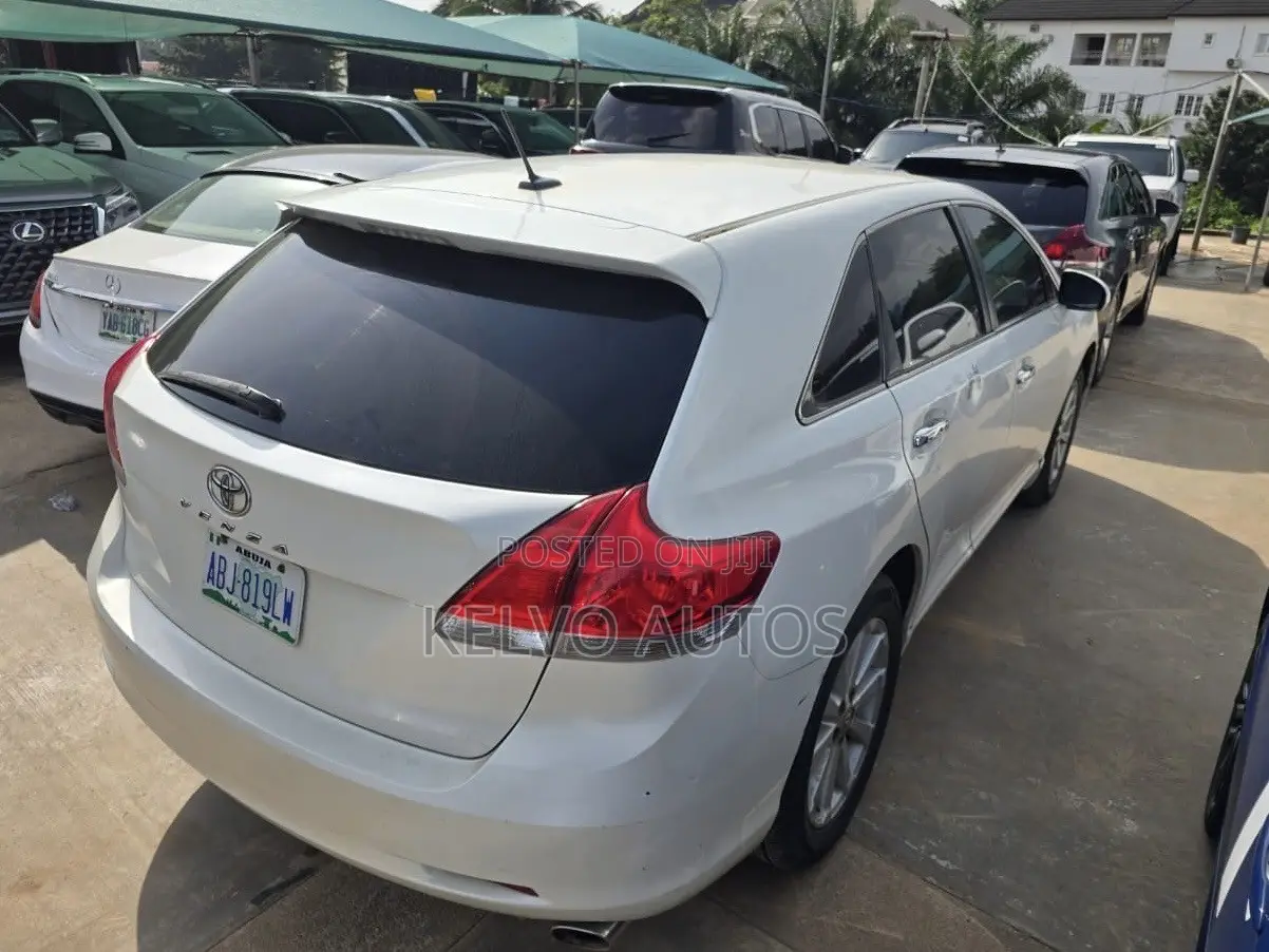 Toyota Venza 2010 White