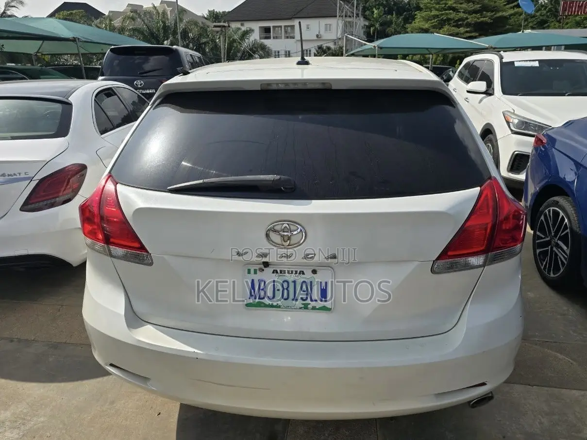 Toyota Venza 2010 White