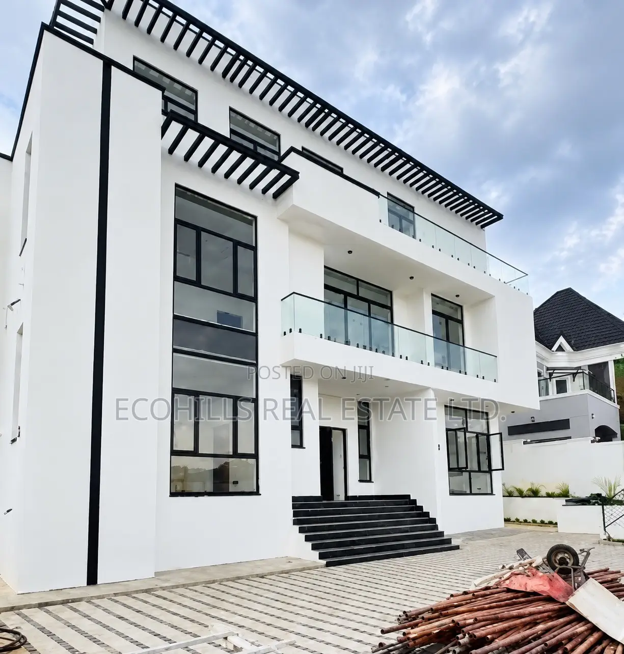 7bdrm Duplex in Guzape for sale