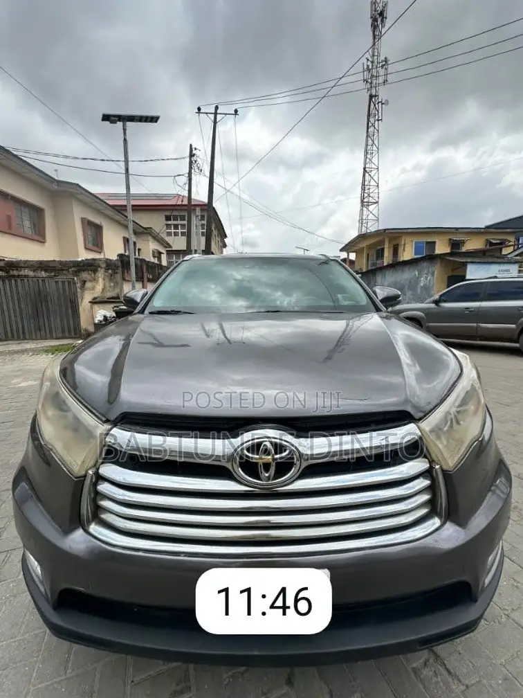 Toyota Highlander Limited 4dr SUV AWD (3.5L 6cyl 6A) 2015 Gray
