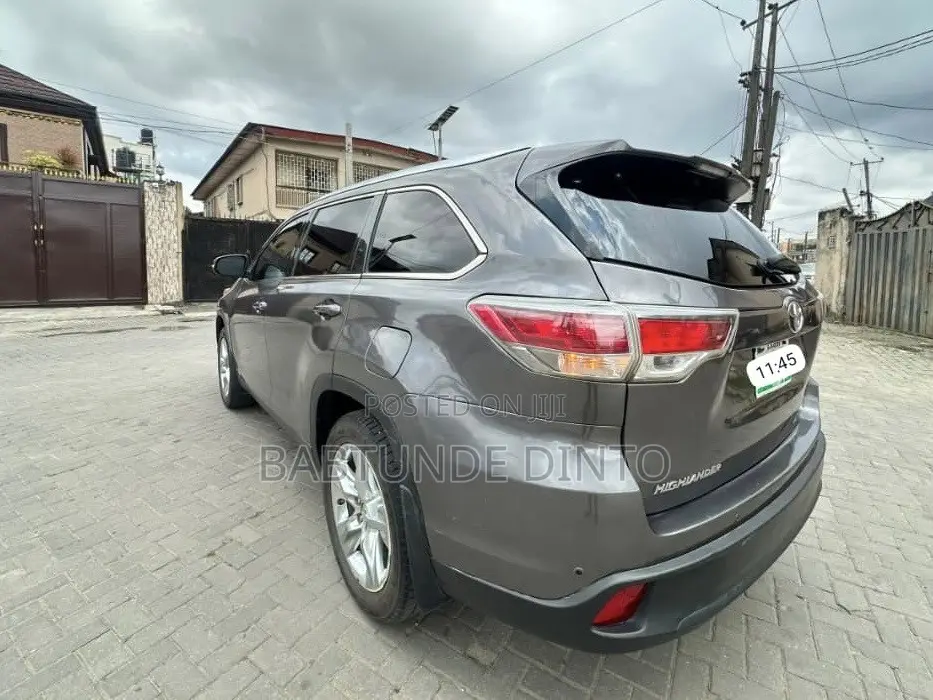 Toyota Highlander Limited 4dr SUV AWD (3.5L 6cyl 6A) 2015 Gray