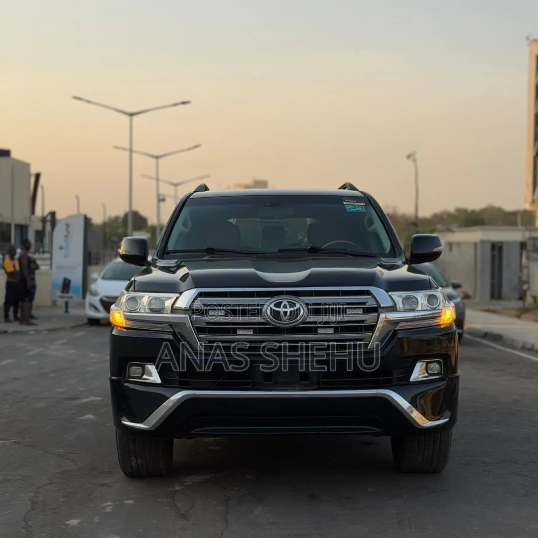 Toyota Land Cruiser 2010 Black