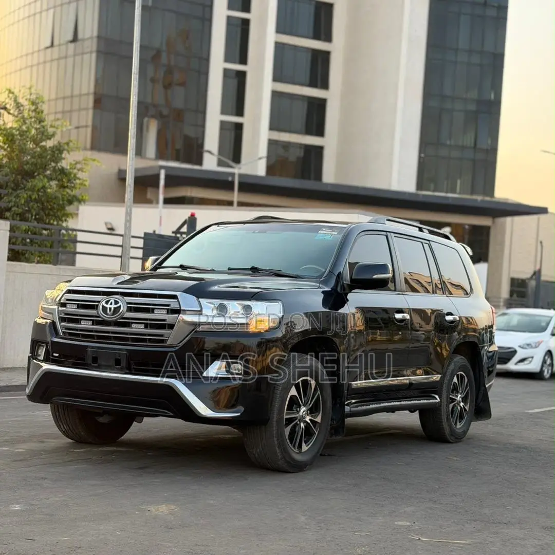 Toyota Land Cruiser 2010 Black
