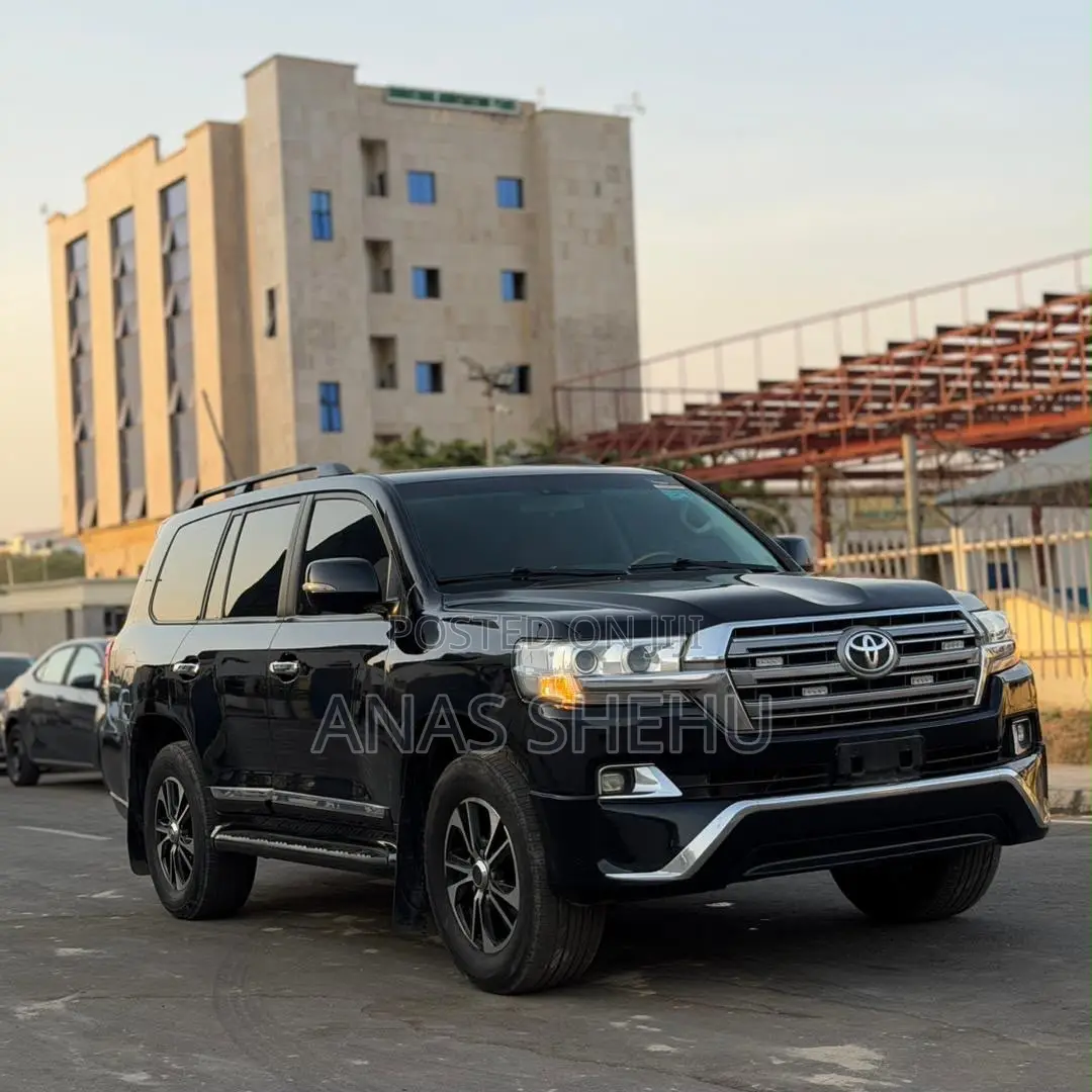 Toyota Land Cruiser 2010 Black