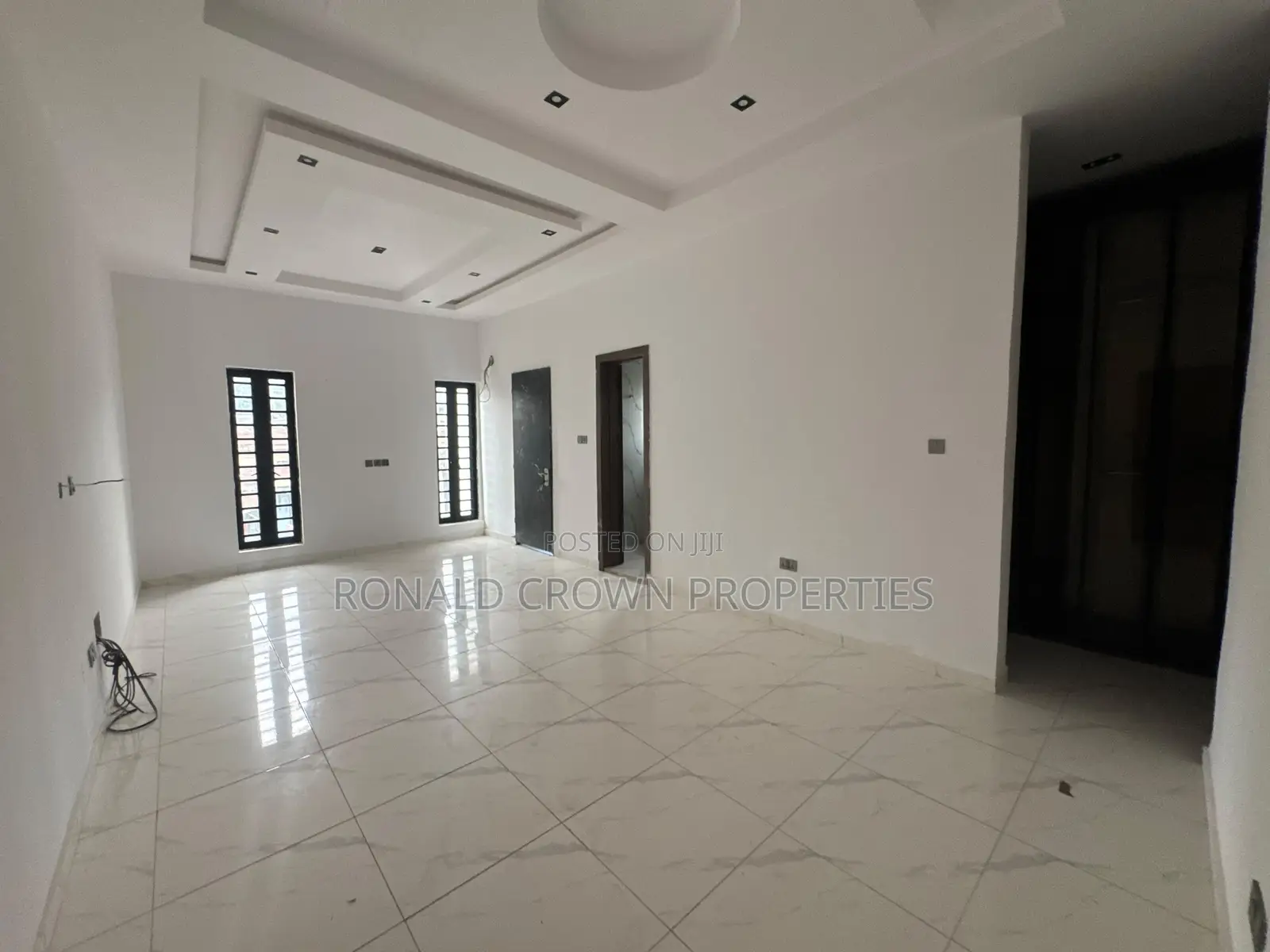 4bdrm Duplex in Ogba for sale