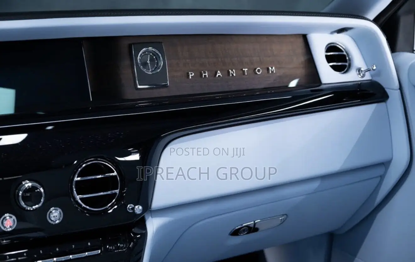 Rolls-Royce Phantom 2026 Black