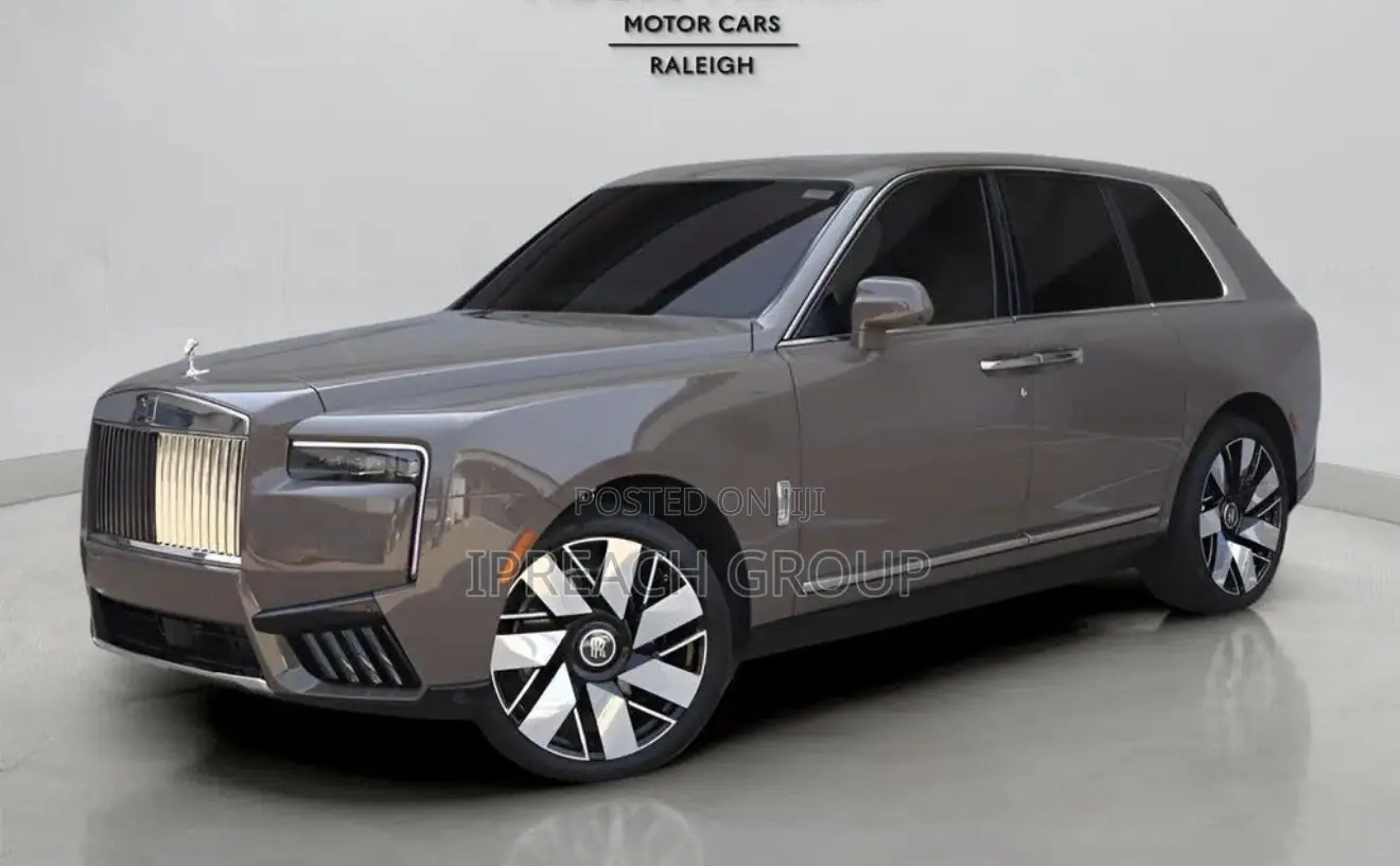 Rolls-Royce Cullinan Black Badge 2026 Gray