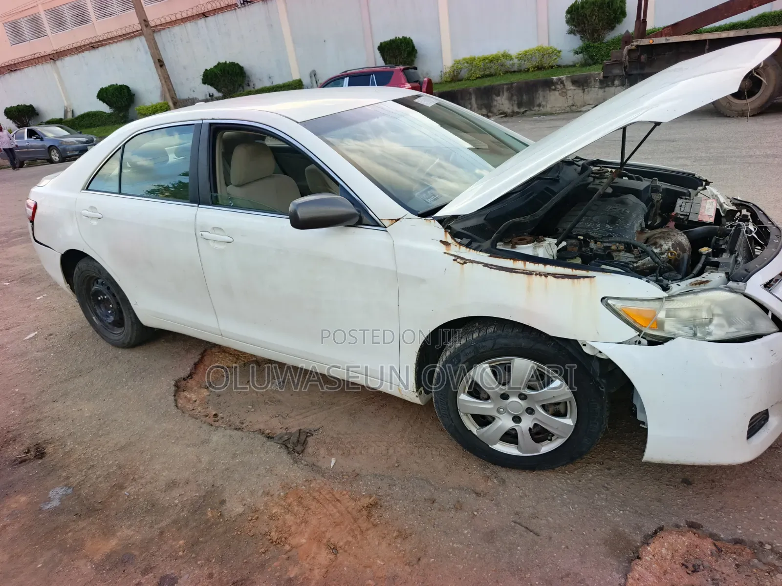 Toyota Camry LE 4dr Sedan (2.5L 4cyl 6AM) 2010 White