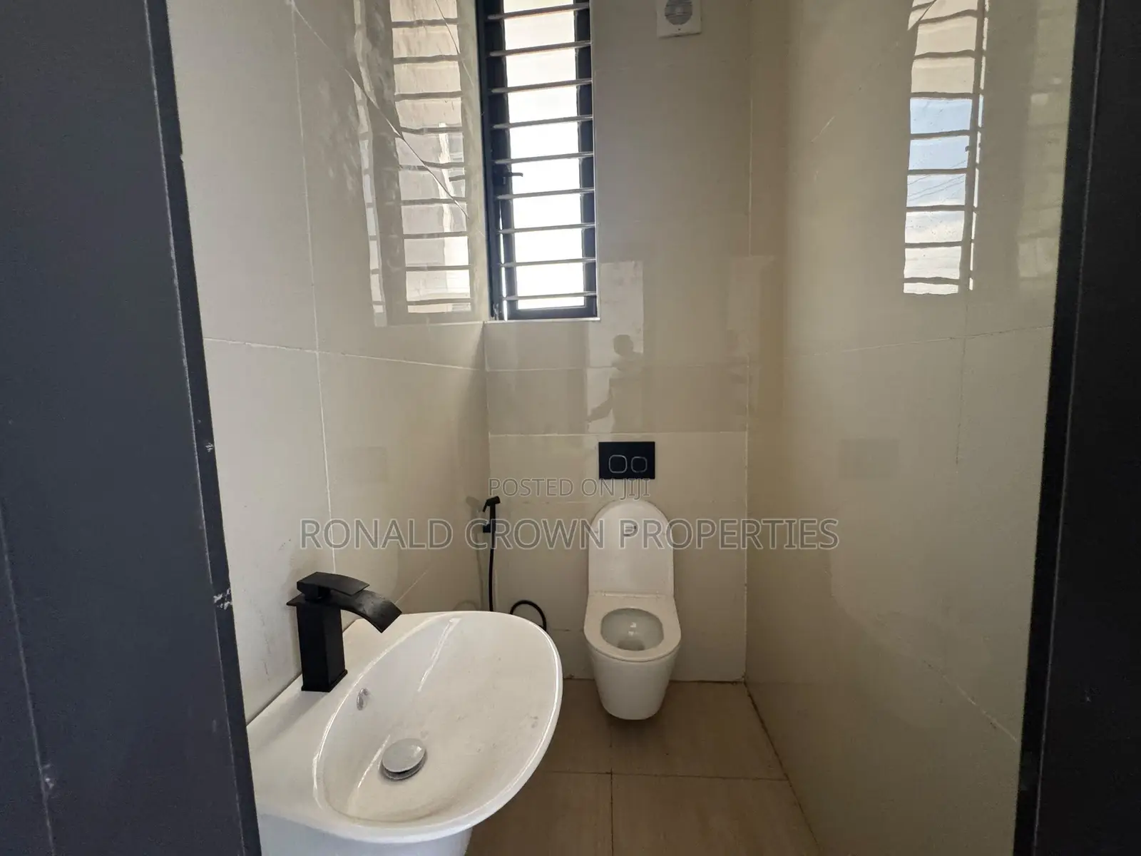 4bdrm Duplex in Omole Phase 2 for sale