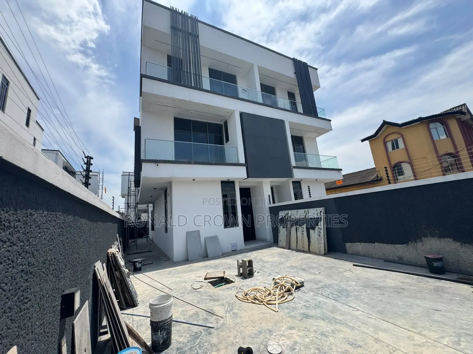 4bdrm Duplex in Omole Phase 2 for sale