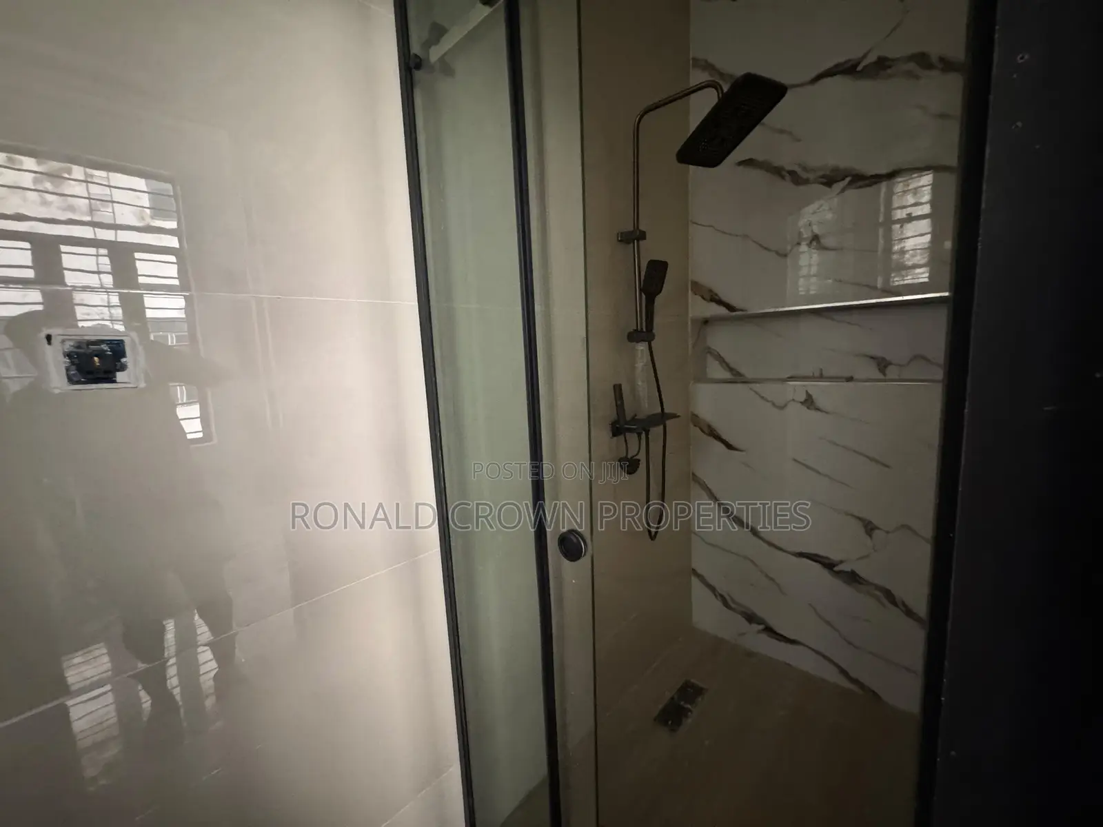 4bdrm Duplex in Omole Phase 2 for sale