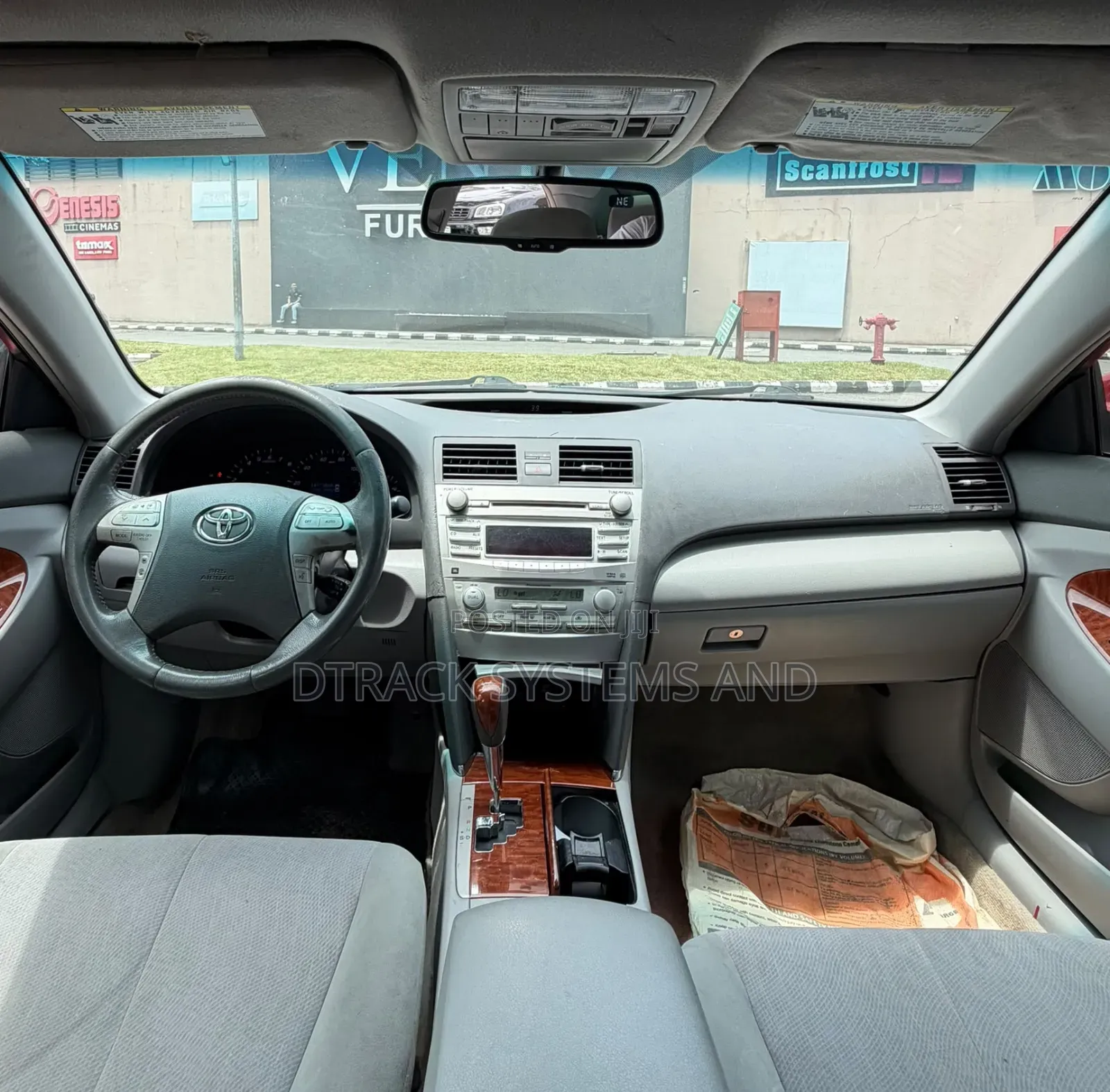 Toyota Camry XLE 4dr Sedan (2.5L 4cyl 6AM) 2010 Red