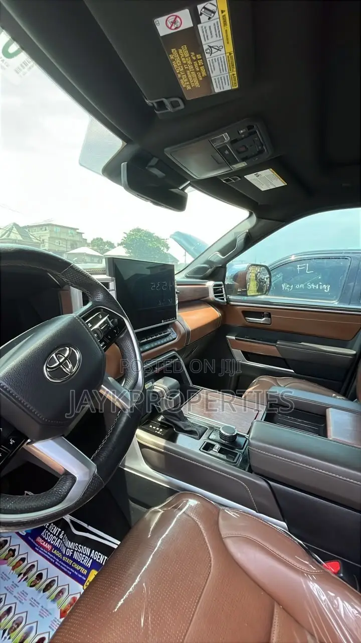 Toyota Tundra 2023 Brown