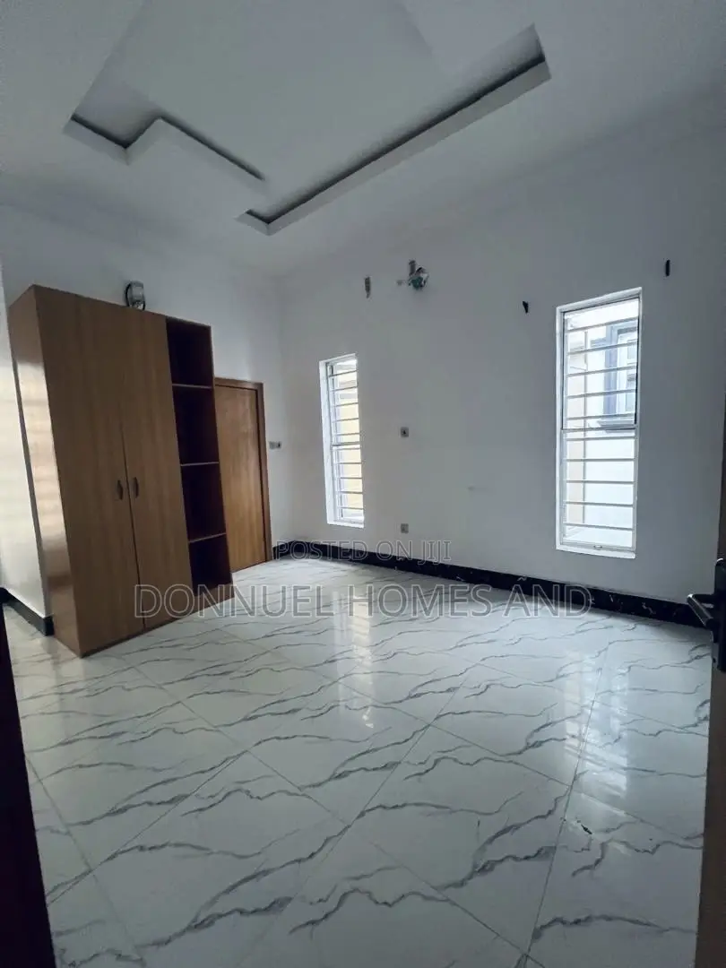 4bdrm Duplex in Ikota Estate for rent
