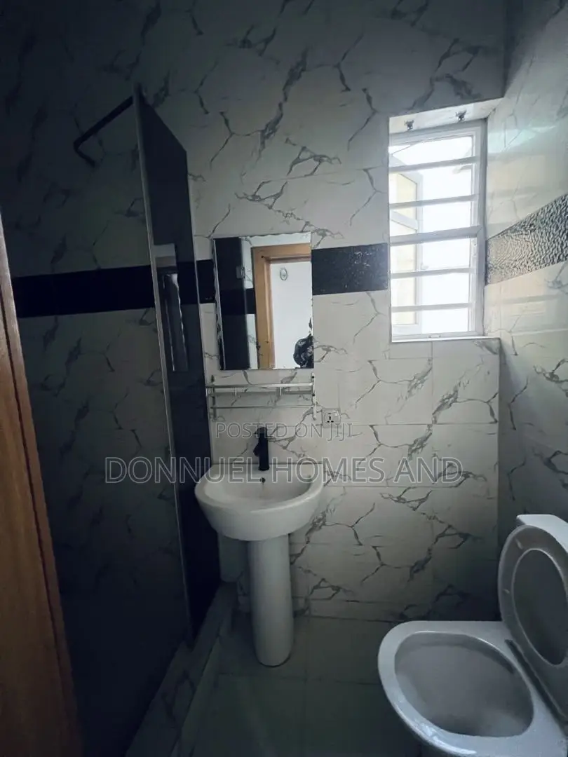 4bdrm Duplex in Ikota Estate for rent