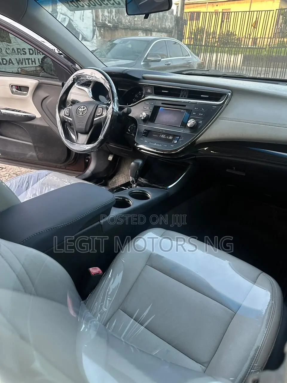 Toyota Avalon XLE Premium Sedan FWD (3.5L 6cyl 6A) 2013 Burgundy