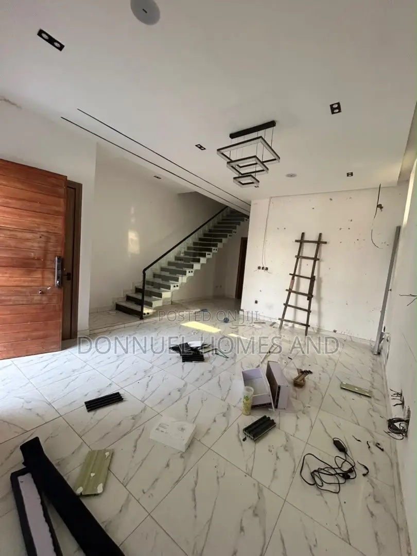 4bdrm Duplex in Ikota for rent