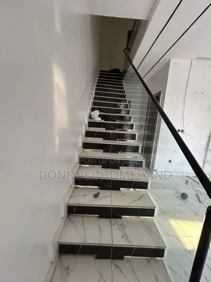 4bdrm Duplex in Ikota for rent