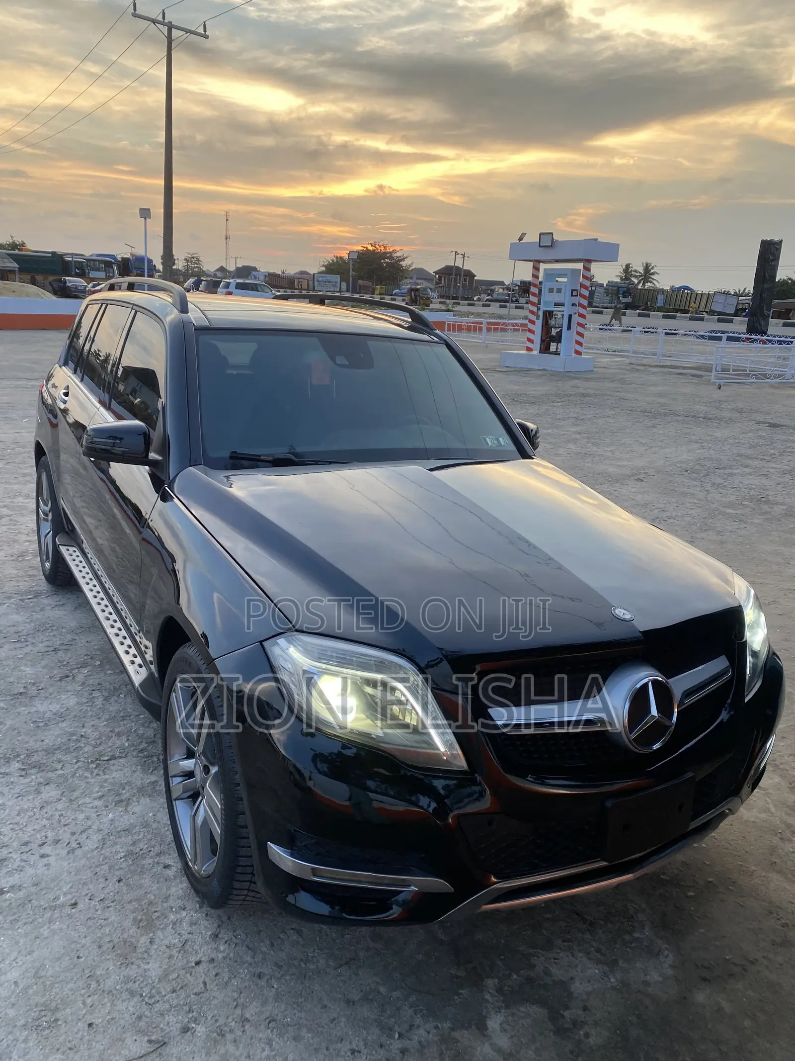 Mercedes-Benz GLK-Class Base GLK 350 4dr AWD 4MATIC (3.5L 6cyl 7A) 2015