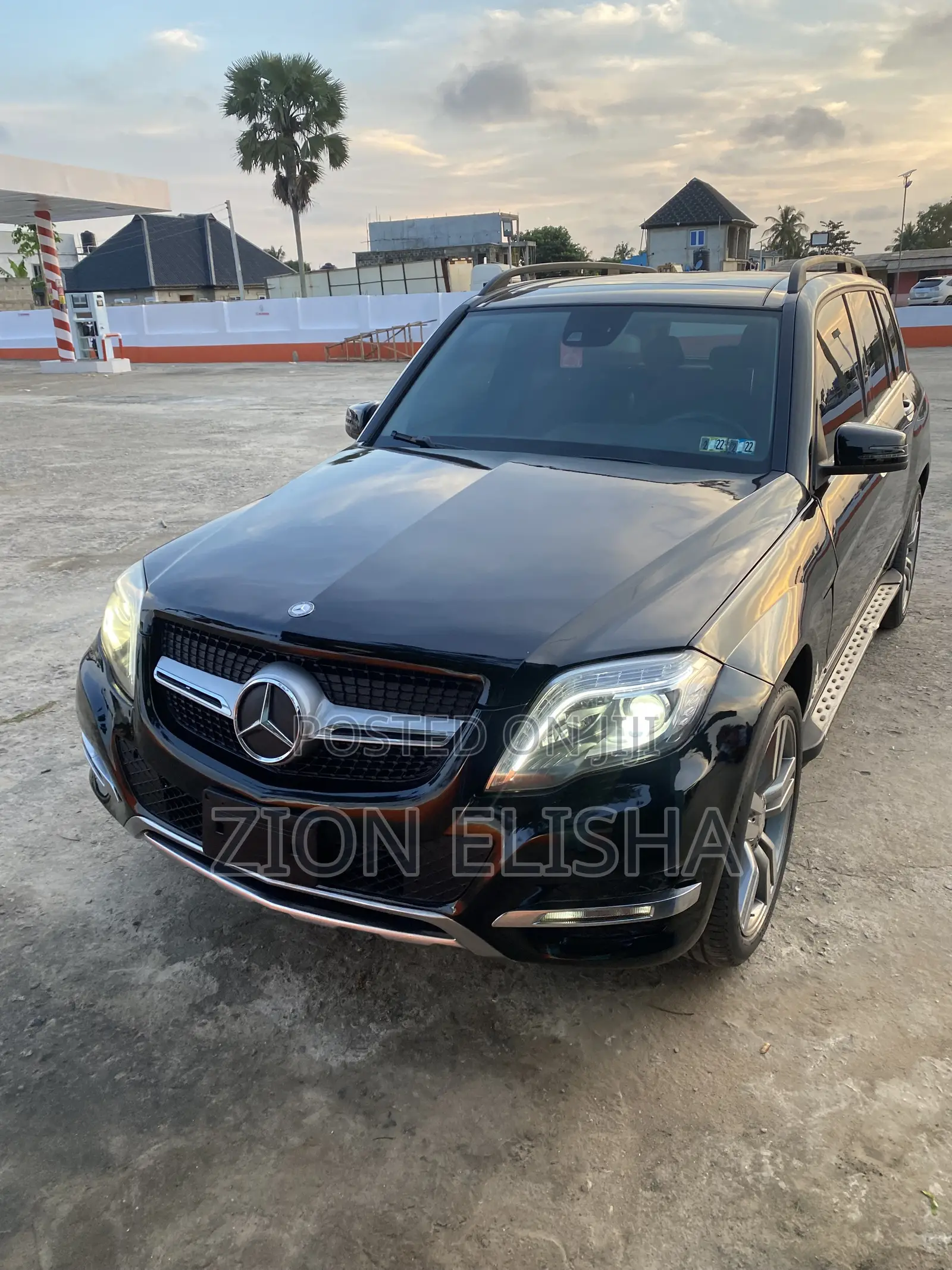 Mercedes-Benz GLK-Class Base GLK 350 4dr AWD 4MATIC (3.5L 6cyl 7A) 2015