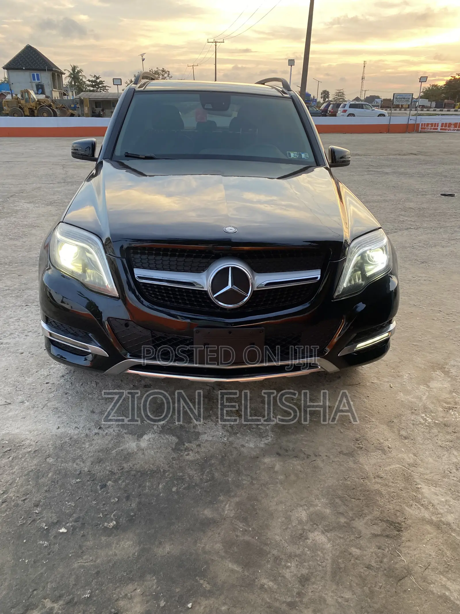 Mercedes-Benz GLK-Class Base GLK 350 4dr AWD 4MATIC (3.5L 6cyl 7A) 2015