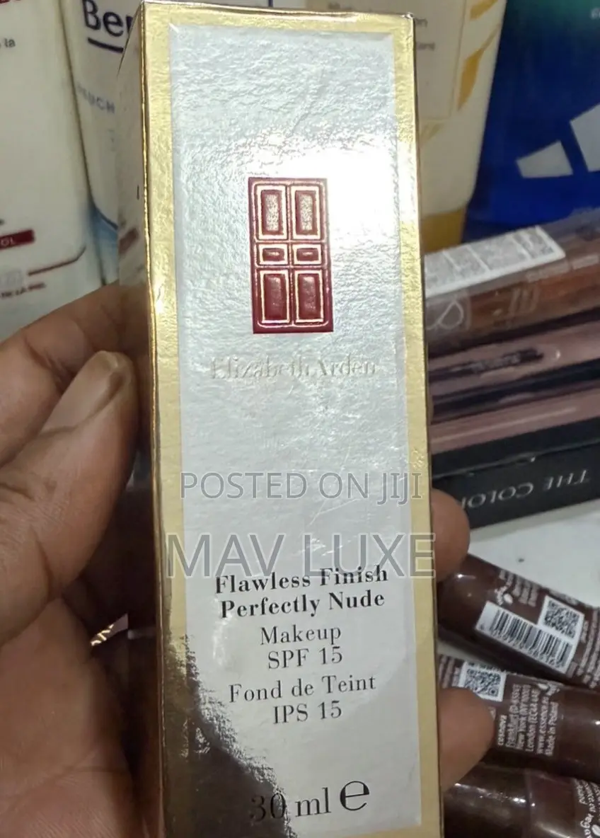 Elizabeth Arden Flawless Finish Perfectly Nude Foundation