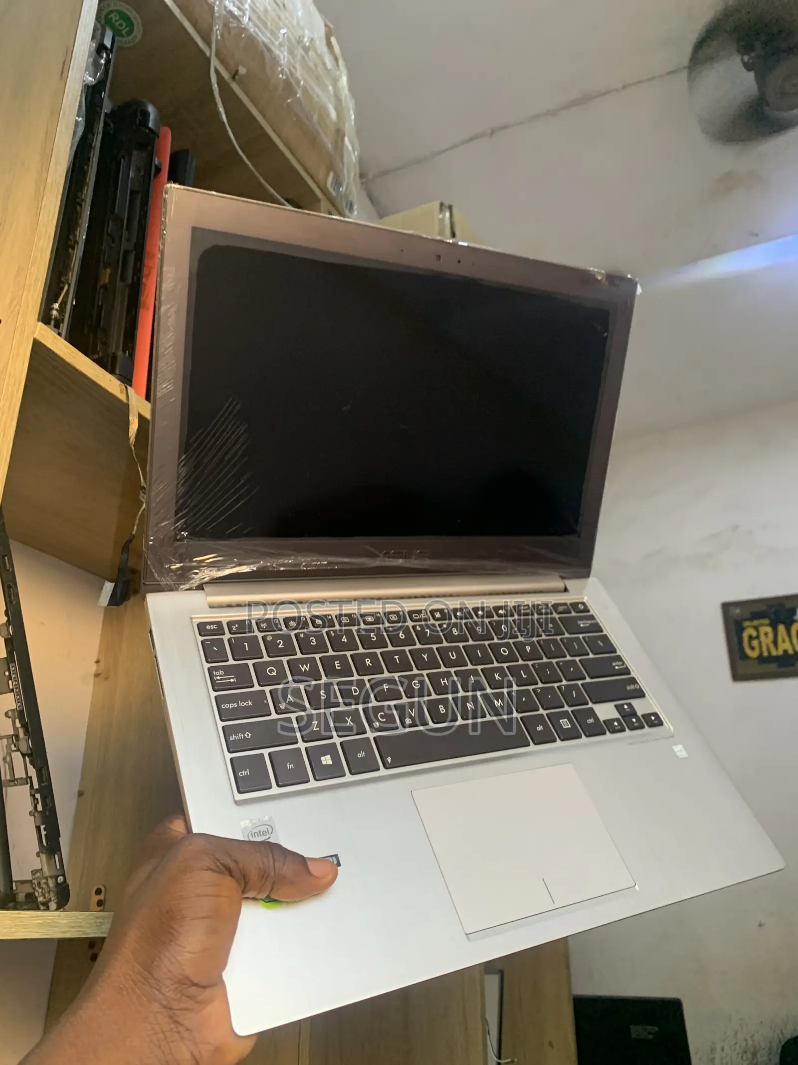 Laptop Asus X550LA 8GB Intel Core i5 HDD 500GB