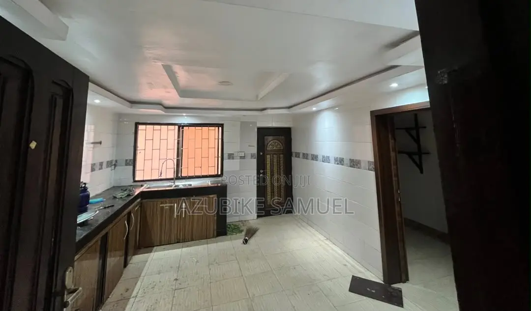 9bdrm Duplex in Magodo Estate 2, GRA Phase 2 Shangisha for rent