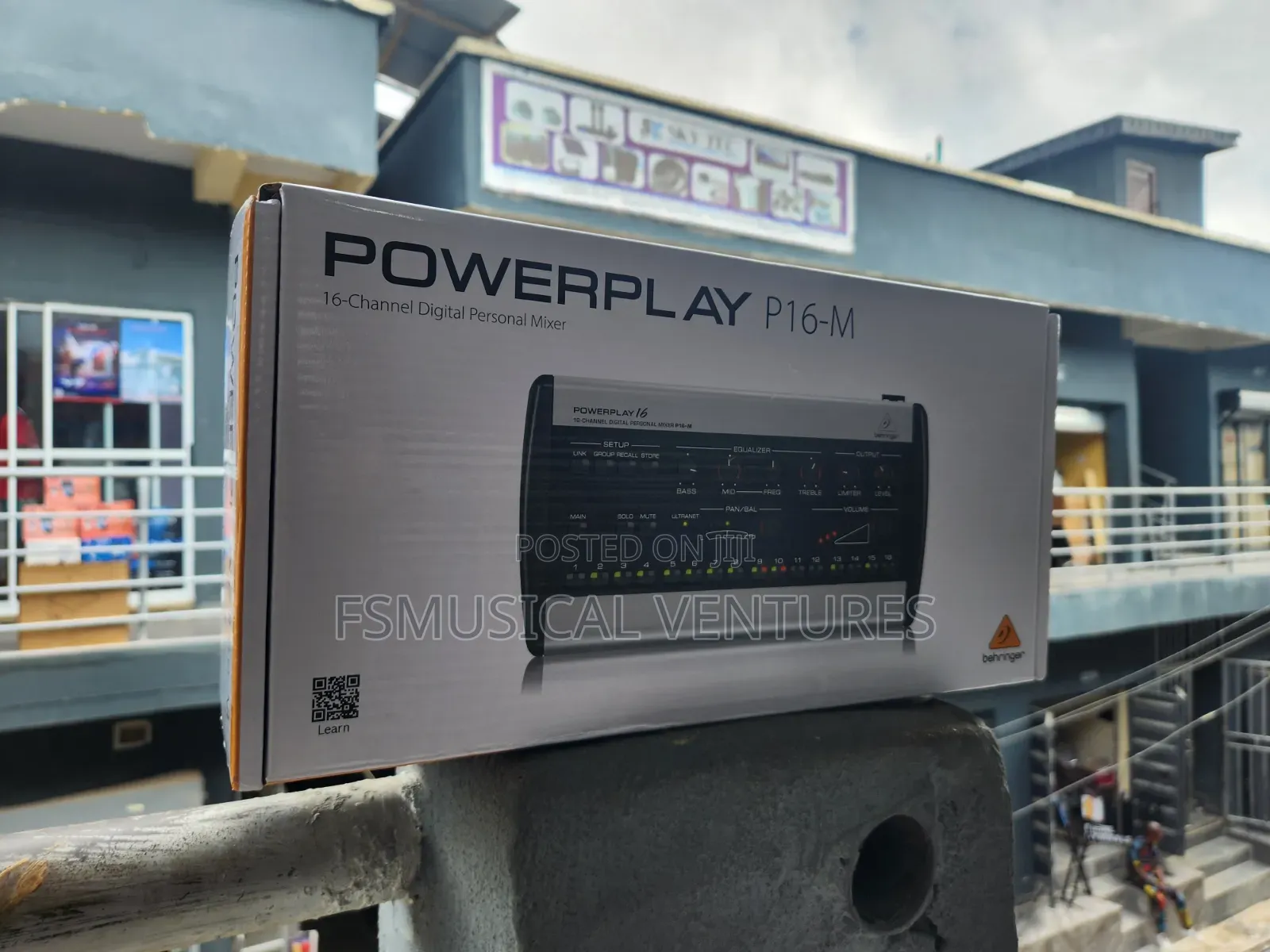 Behringer P16-M Powerplay 16-Channel Digital Personal Console