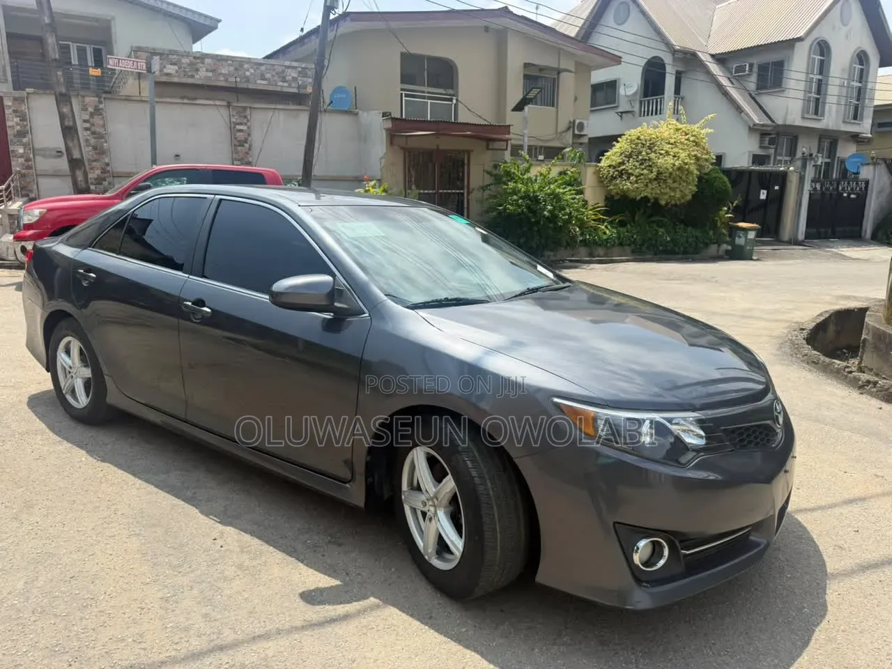Toyota Camry SE V6 4dr Sedan (3.5L 6cyl 6A) 2012 Gray