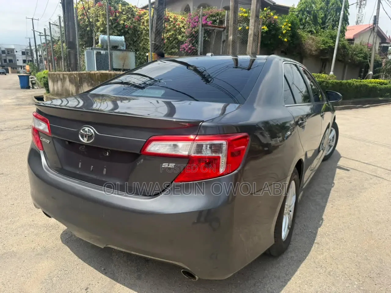 Toyota Camry SE V6 4dr Sedan (3.5L 6cyl 6A) 2012 Gray