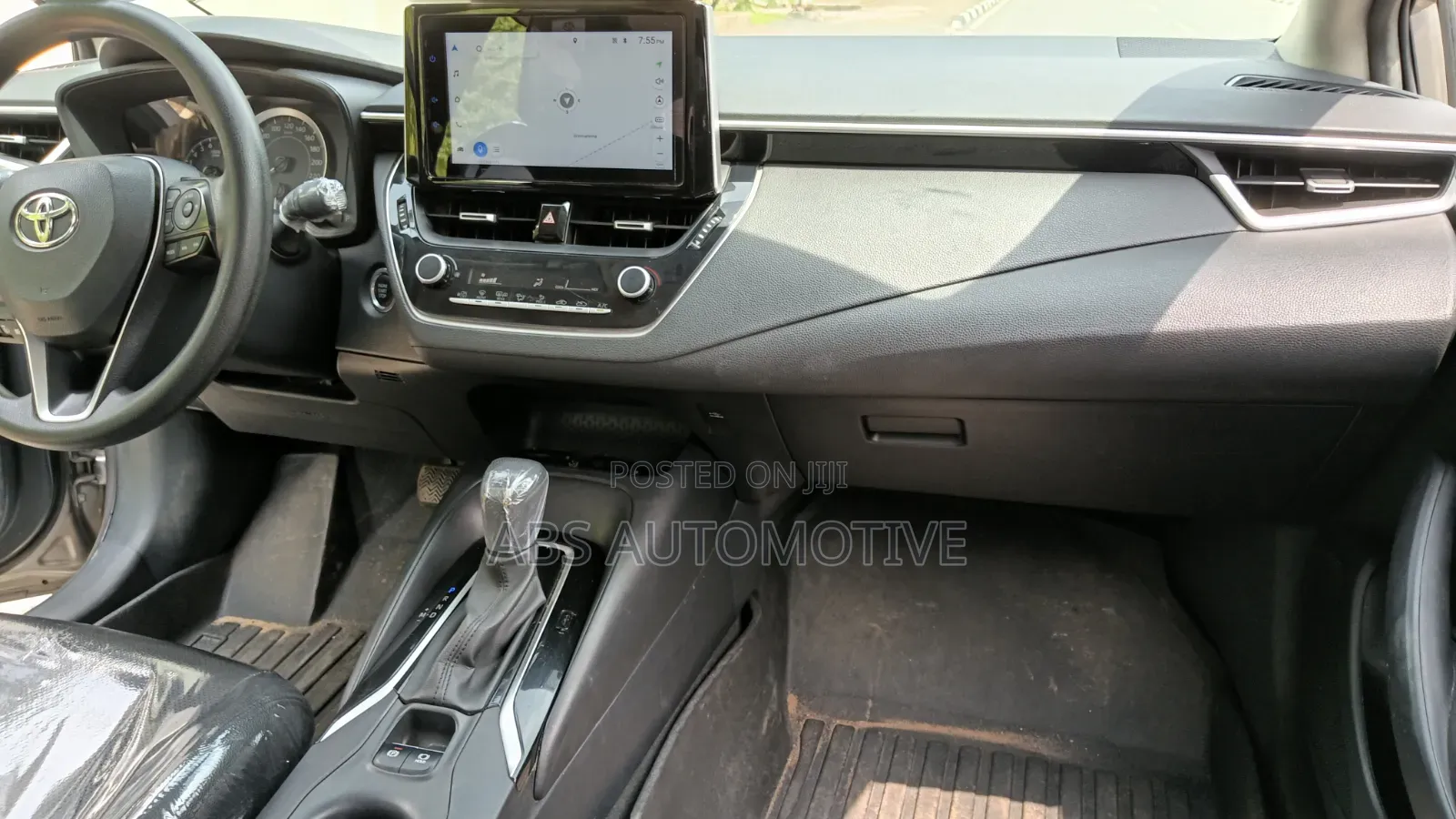 Toyota Corolla XSE 2023 Brown