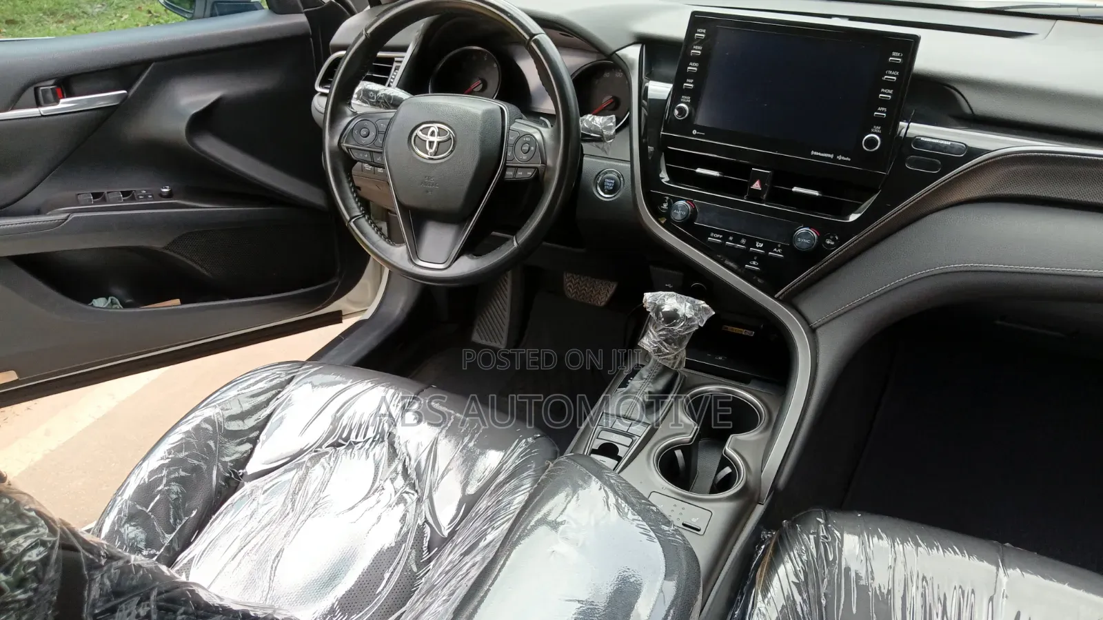 Toyota Camry XSE 2023 White