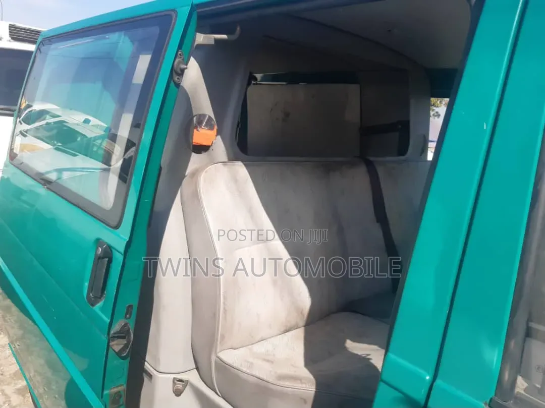 Volkswagen Transporter 2002 Green