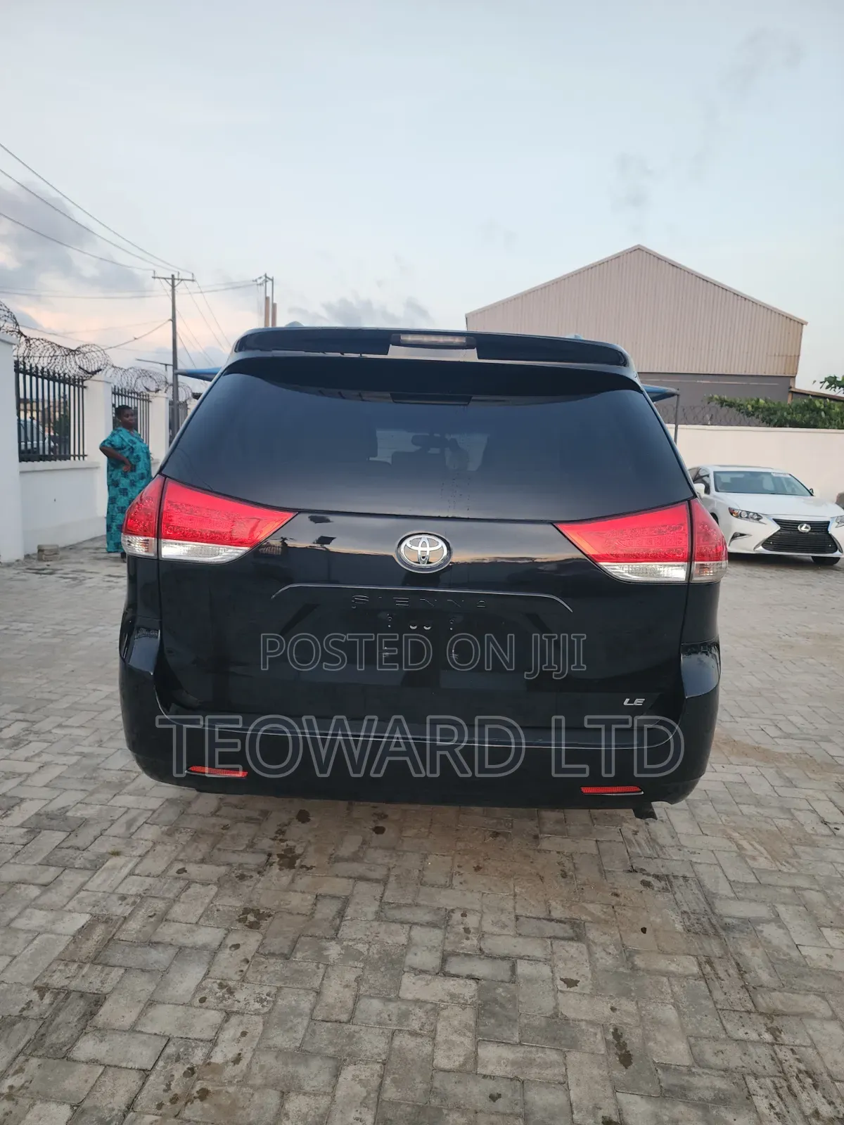Toyota Sienna LE 8-Passenger 4dr Minivan (3.5L 6cyl 6A) 2014 Black